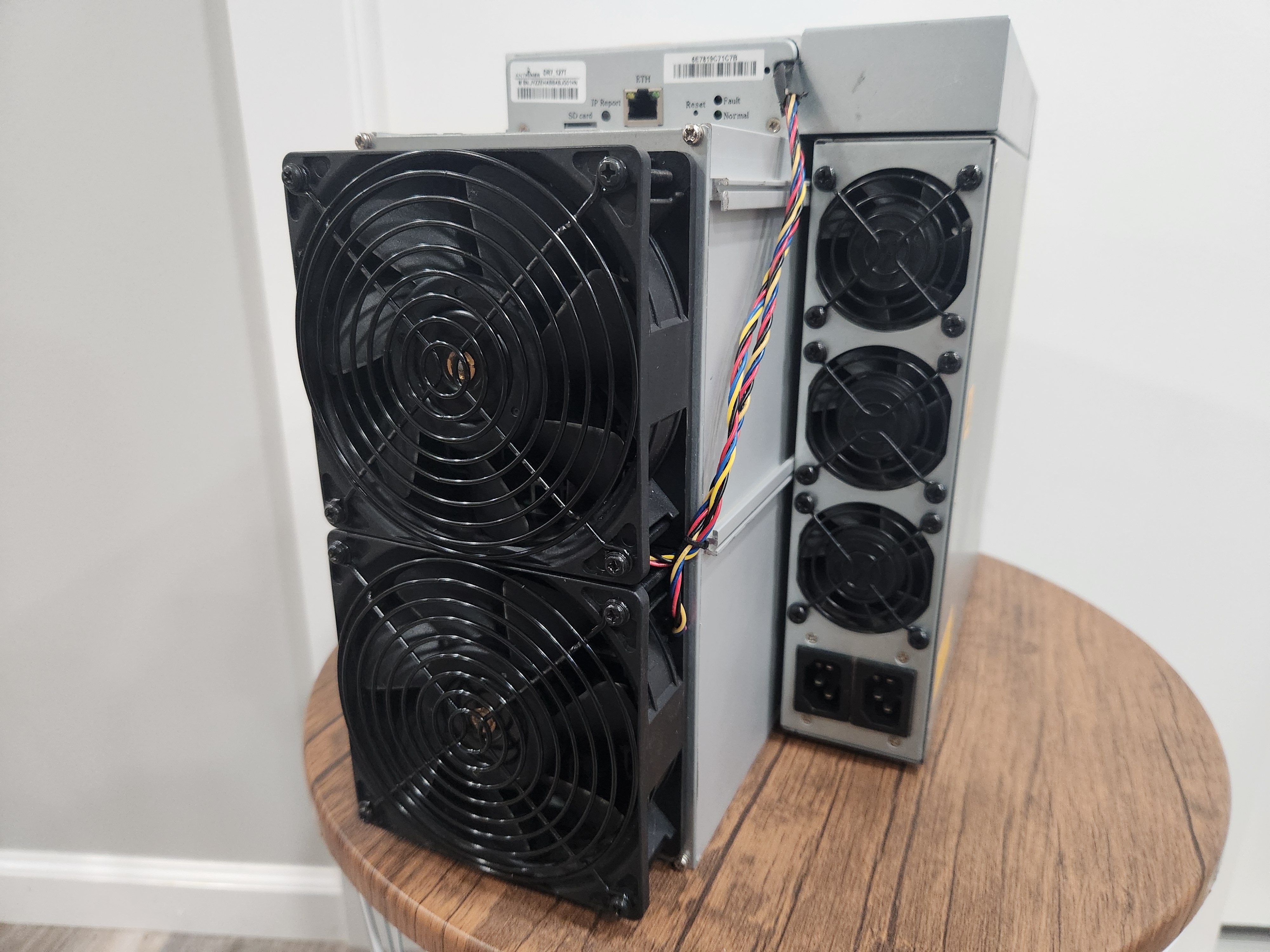 Bitmain Antminer DR7 127 Th/s 2730W SCPrime Blake256R14 Miner