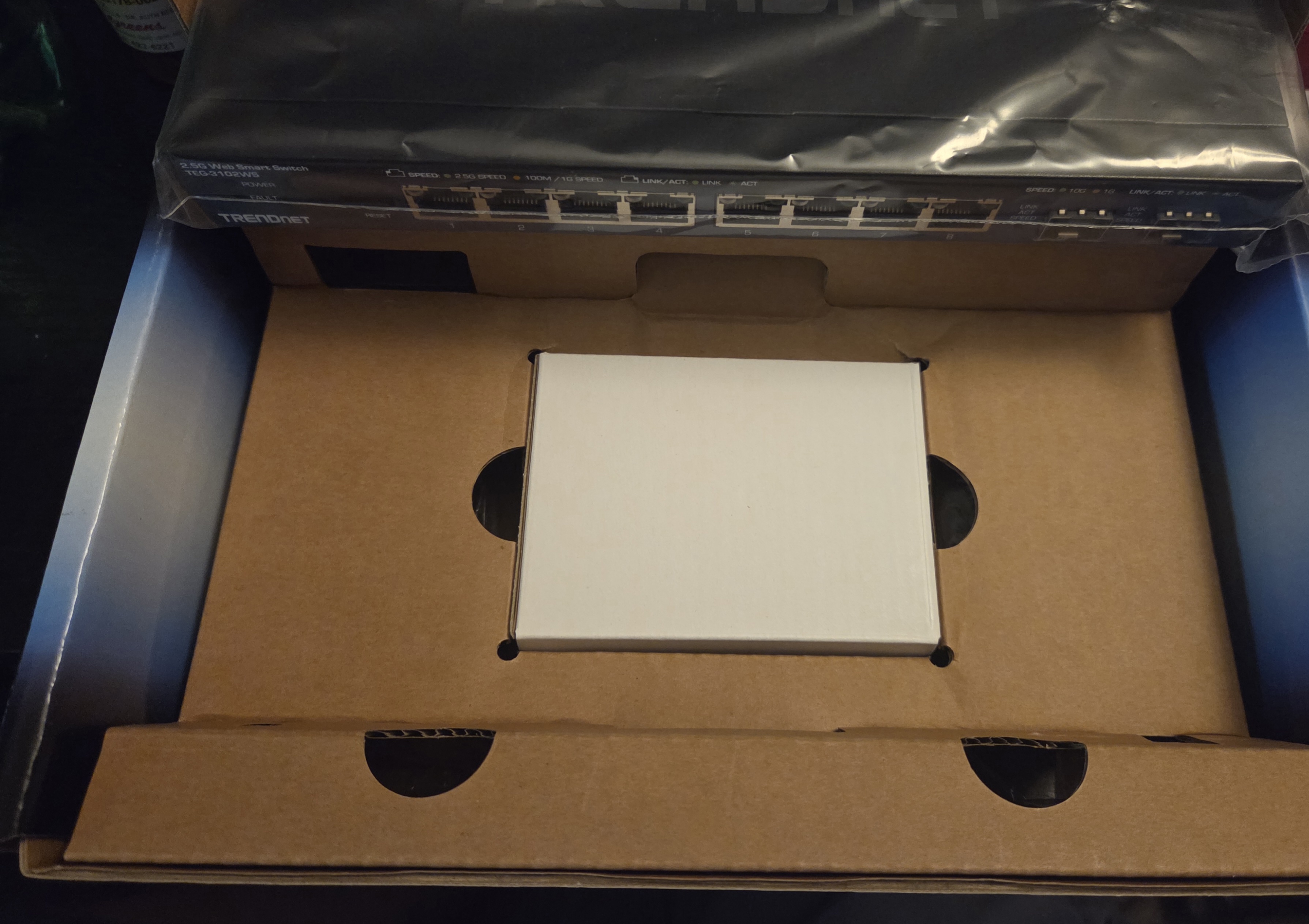 TEG-3102WS 8 x 2.5GBASE-T Ports, 2 x 10G SFP+ NIB