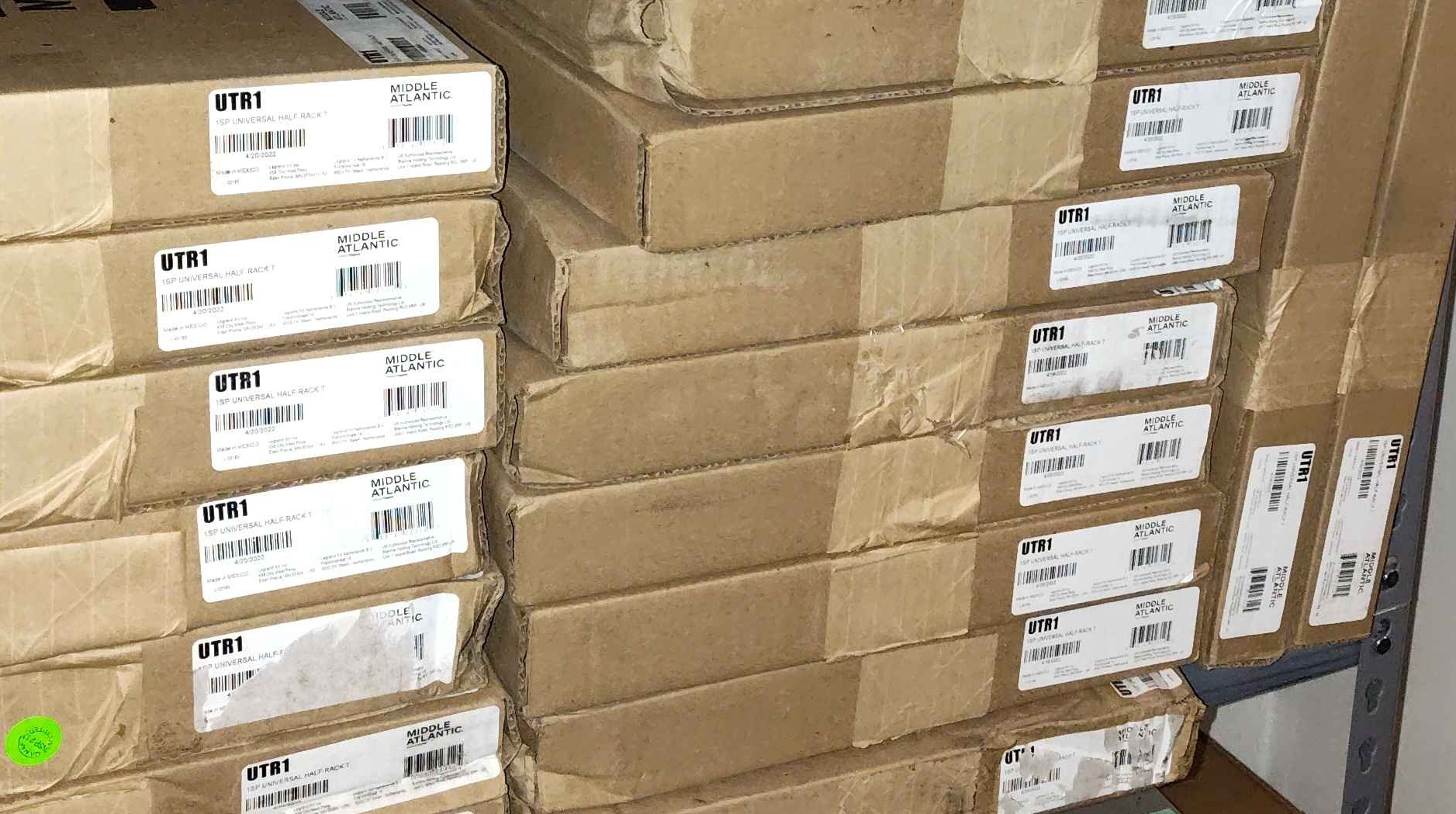 Middle Atlantic Products UTR1 shelf make offer